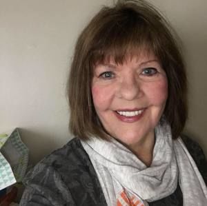 Meet your Posher, Dana